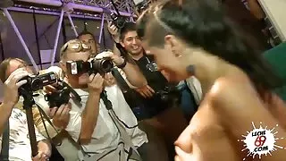 دلکش فرشتہ گلاب سی سکس با پسر جوان کی اجازت دیتا ہے کے لئے چھو بڑی قدرتی چھاتی اور گھسنا مزیدار چوچیان