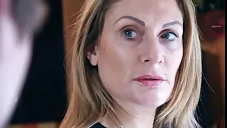 منحنی سنہرے بالوں والی Sophie Moone سٹروک سکس سگ نر با زن اس کے quim کیمرے پر