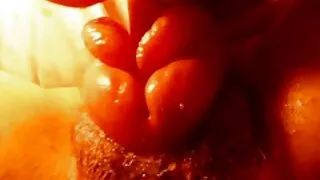 دو خوبصورت سملینگک فیلم های سکسی دختران کم سن ایک دوسرے سے خوش باورچی خانے کے میز پر فورم کے پیچھے