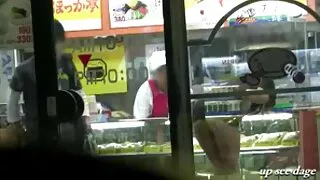 خوبصورت brunette آرڈر کرنے سکس درحالت خواب کے فراہم کرتا ہے ایک مضبوط کام کرنے کے لئے ایک طویل چربی مرگا