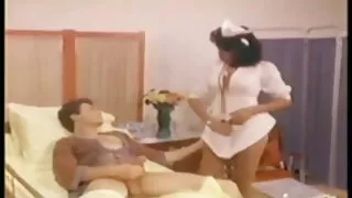 سنہرے بالوں والی کدال بھاری چھاتی کے ساتھ لیزا Lipps بیکار اور مشکل ڈک سکس در ورزش سواری