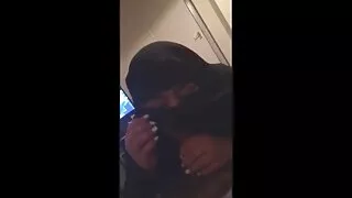 آنکھ کو پکڑنے لڑکی کی زندگی بہتر بنایا دیتا ، لوڈ ، گوزیدن زن هنگام سکس اتارنا blowjob اس کے پریمی کے لئے
